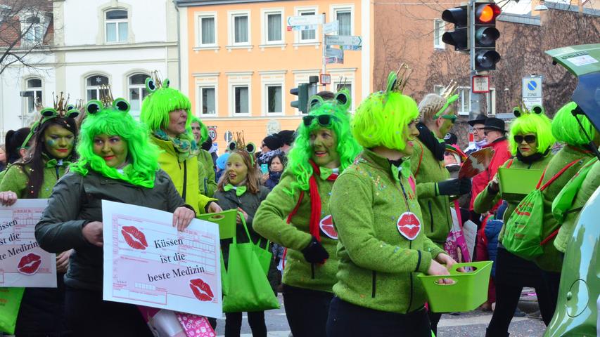 Buntes Bamberg: Gaudiwurm zieht durch die Innenstadt