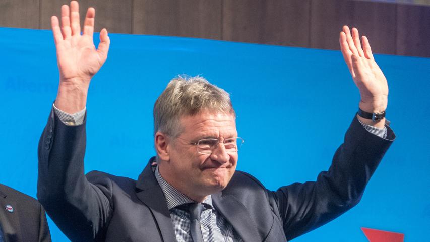 AfD-Chef Jörg Meuthen arbeitete sich in Osterhofen an der SPD ab: Für Schulz sei an Aschermittwoch alles vorbei, aber er habe noch "alle Chancen auf den Dschungelkönig 2019".