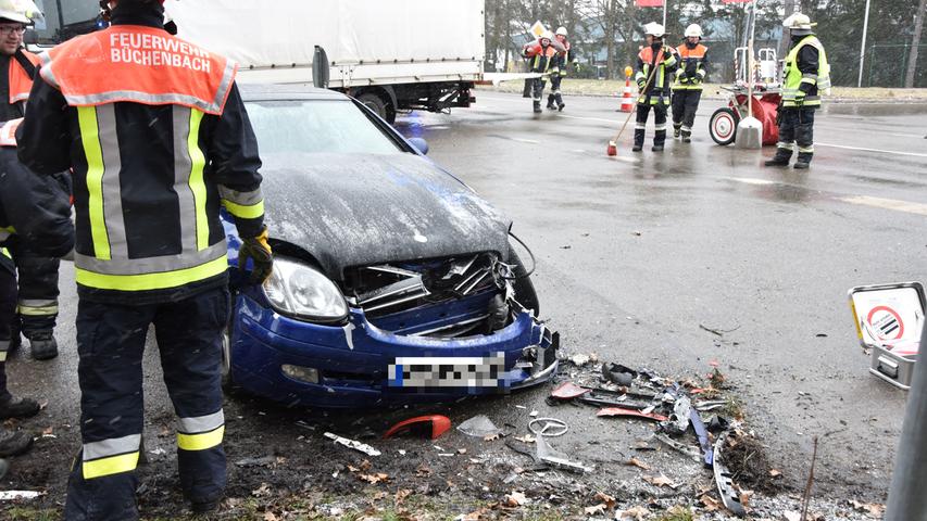 Mehrere Verletzte bei Unfall nahe Büchenbach