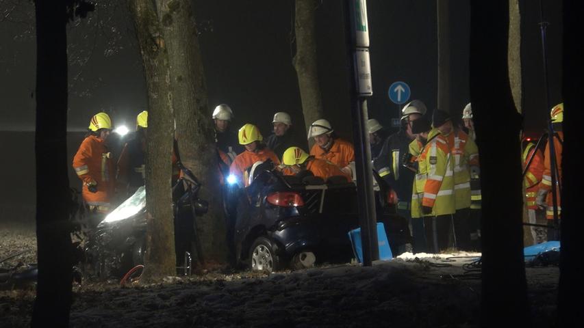 Gegen Baum gekracht: 31-Jähriger stirbt bei Unfall auf A3