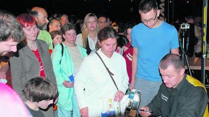 Snooker-Gemeinde wird in der Stadthalle rasch heimisch Snooker-Gemeinde wird in der Stadthalle rasch heimisch