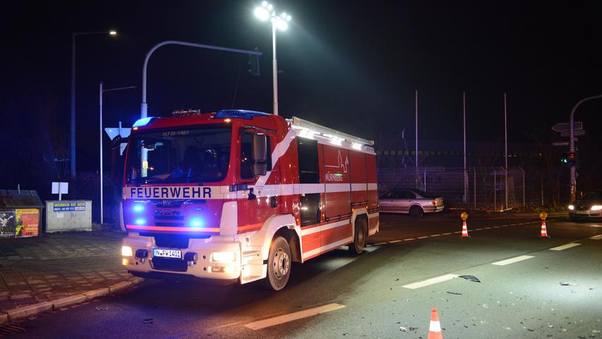 BMW mit Totalschaden: Kollision in Fürther Straße