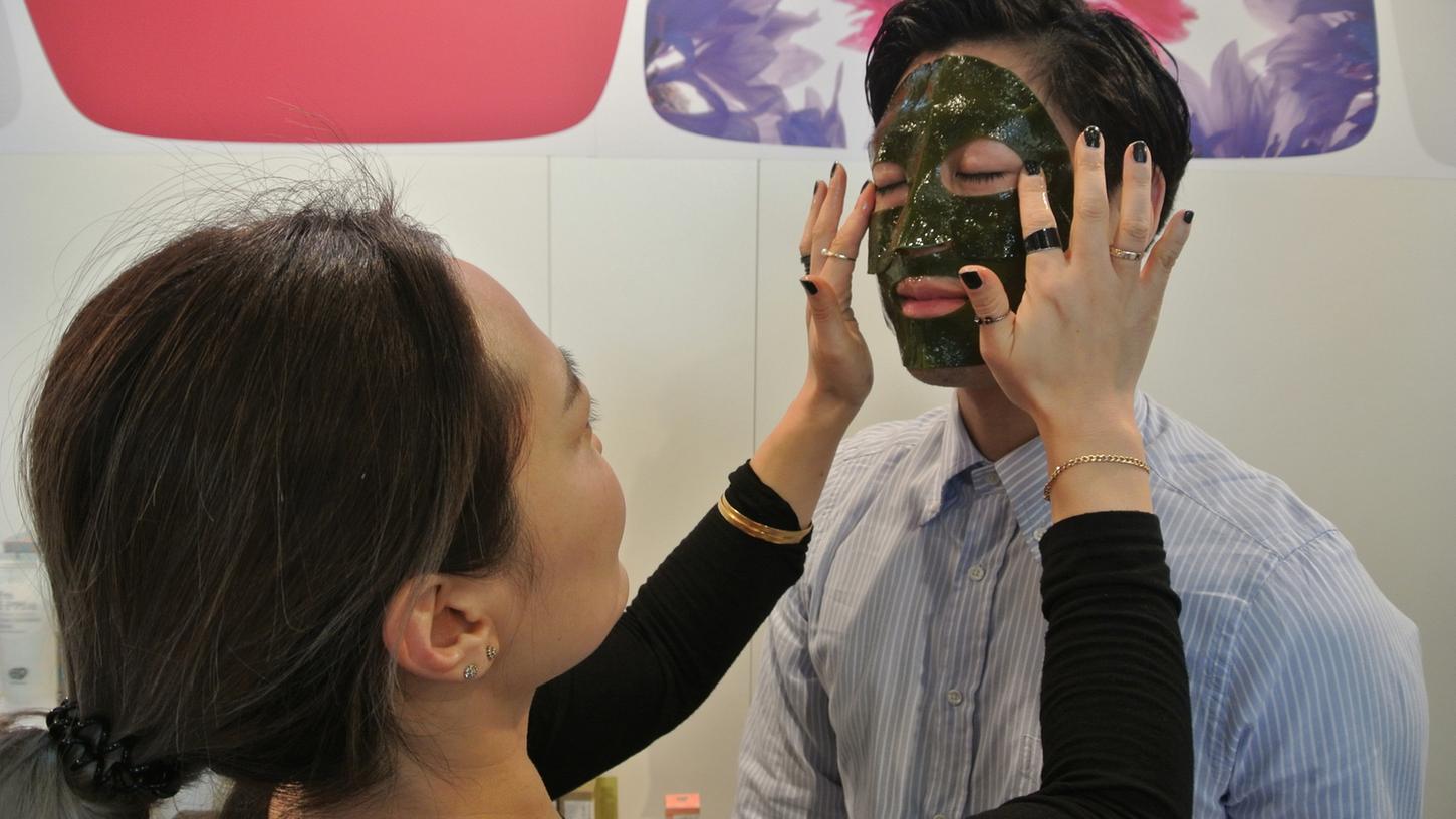 Auf der Biofach und der dazugehörigen Vivaness Messe findet man alles was das Herz begehrt - Gesichtsmasken zum Testen beispielsweise.