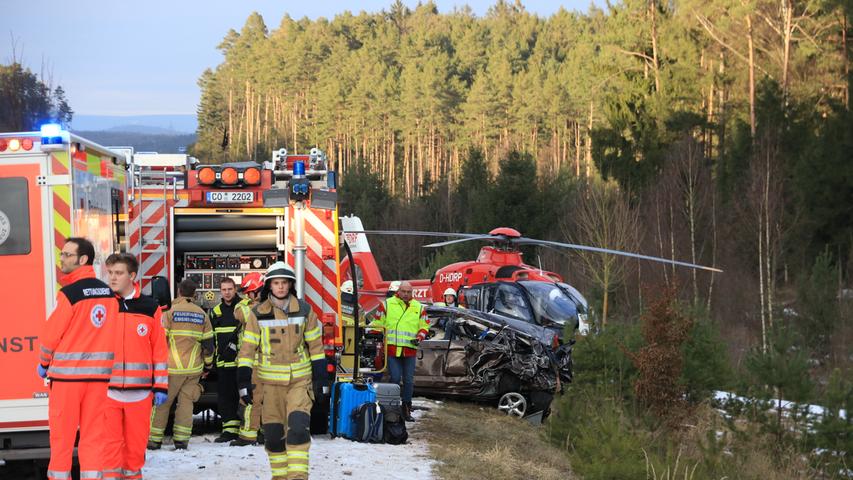 Unfall auf A73 in Oberfranken: Frau lebensgefährlich verletzt