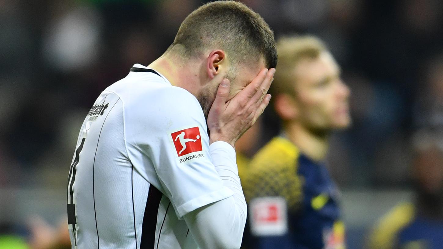 Herzattacke: Frankfurter Fan stirbt während Bundesliga-Spiel