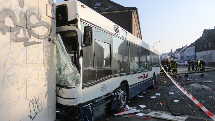 Busunglück in Dortmund: 19 Schulkinder werden verletzt