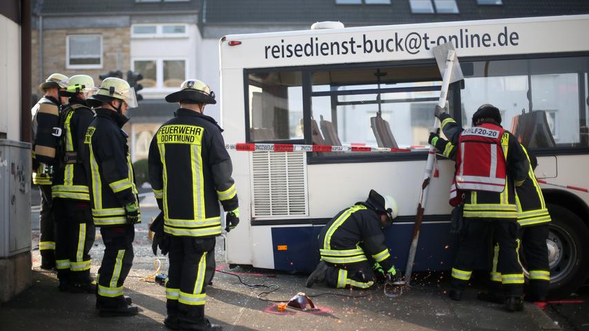 Busunglück in Dortmund: 19 Schulkinder werden verletzt
