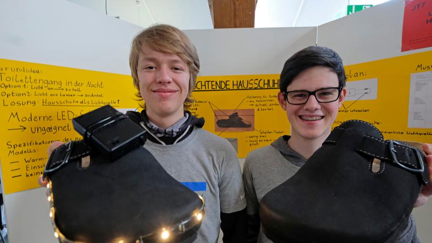 Beim Regionalwettbewerb 2018 von "Jugend forscht" in der kleinen Jurahalle in Neumarkt haben junge Erfinder aus der gesamten Oberpfalz 83 Projekte präsentiert.