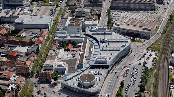 Trugen die Erlanger Arcaden zur Belebung der Innenstadt bei? Oder sorgen sie dafür, dass immer mehr Läden in der Altstadt schließen? Hier können Sie diskutieren.