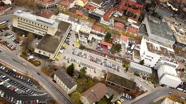 Das alte Hauptpostgebäude und die Parkplätze sollten...