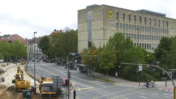 ... die Hauptpost in Erlangen.