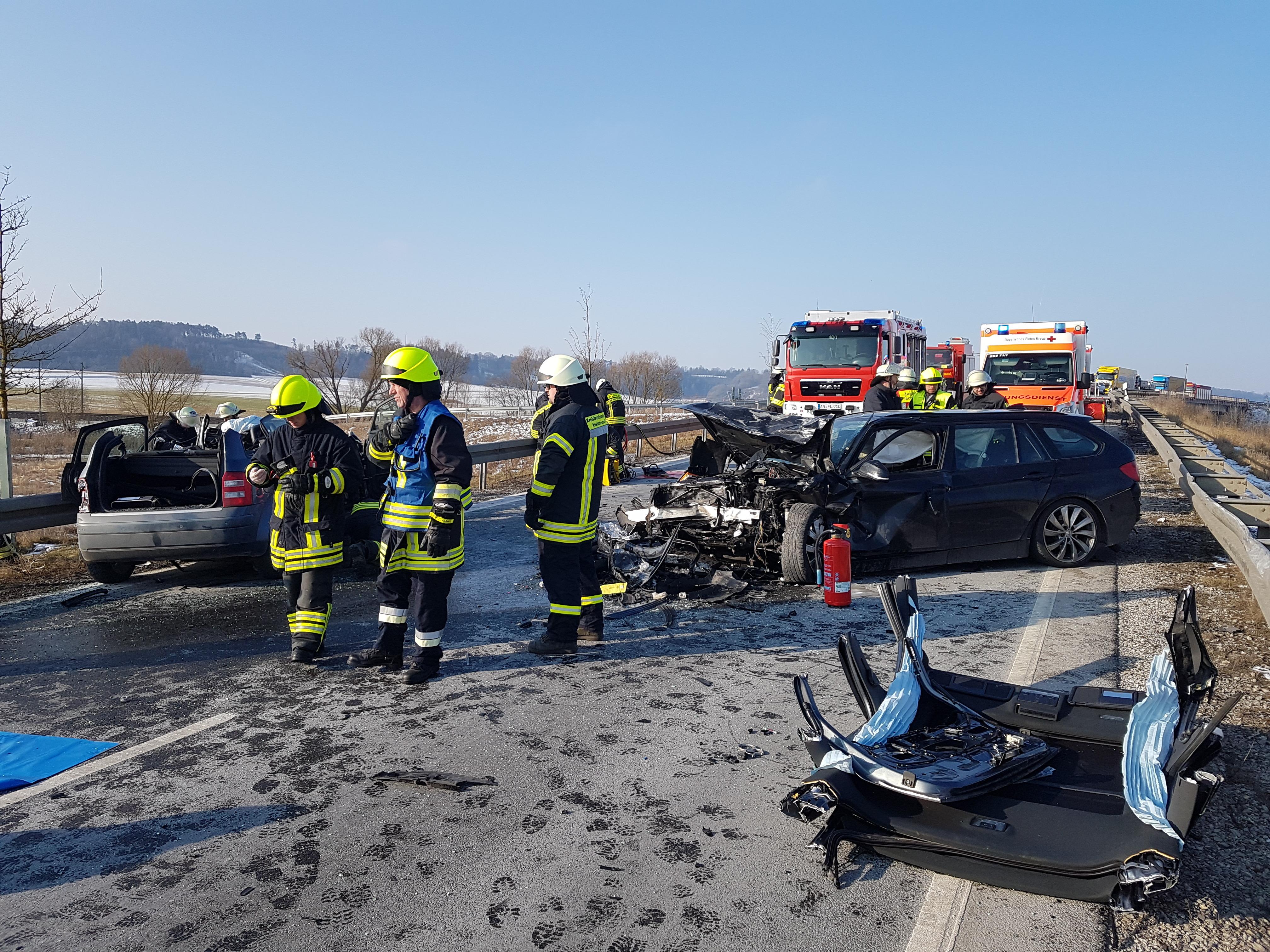 Zusammenstoß Auf B13: 18-Jähriger Stirbt An Unfallfolgen | Nordbayern