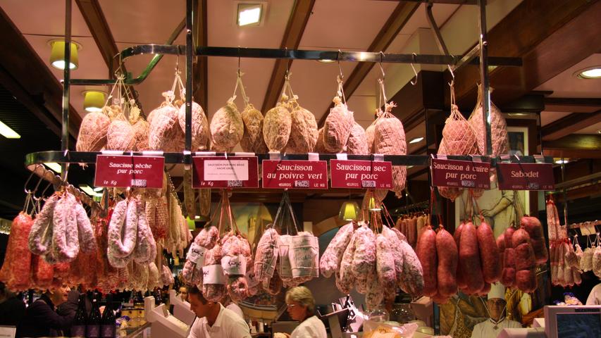 Nichts gegen fränkische Wurstwaren, aber - Pardon! - mit diesen traumhaften Lyoner Wurstspezialitäten aus der Paul-Bocuse-Markthalle können die Franken nicht mithalten.