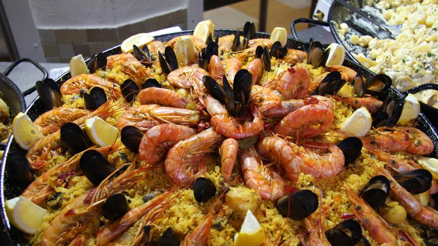 Wo könnte man auf der Flußkreuzfahrt von Lyon ans Mittelmeer frischere Paella mit fangfrischen Meeresfrüchten essen als am Hafen von Marseille?