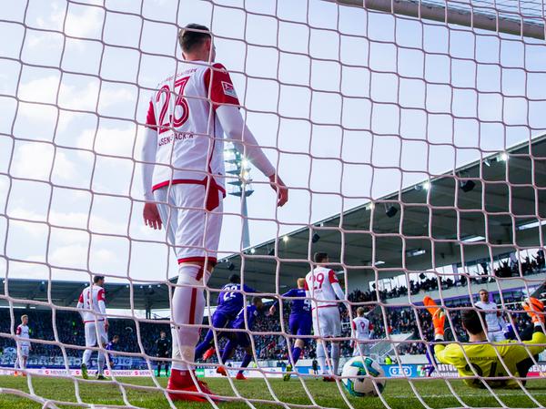 Ausrutscher in Aue: Die Roten Teufel mussten sich dem FC Erzgebirge geschlagen geben.
