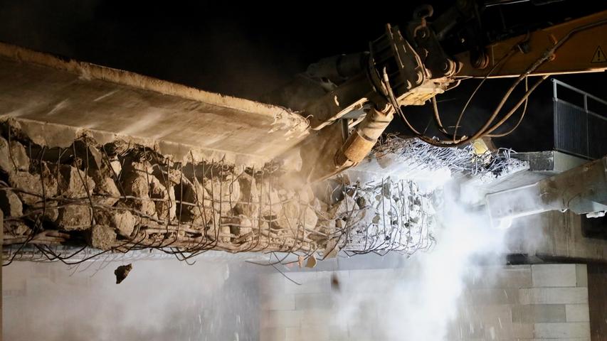 Bilder der Zerstörung: Spektakulärer Brückenabriss an der A3