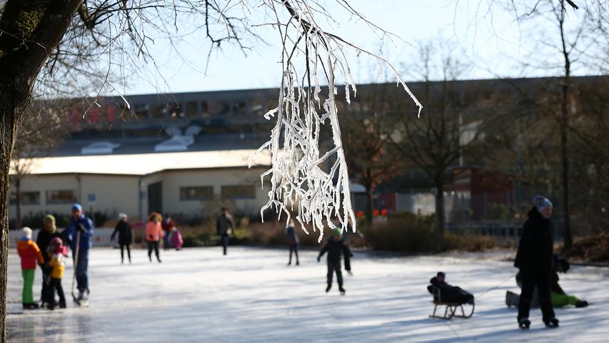 Forchheim: Königsbad-Parkplatz lädt zum Eislaufen ein