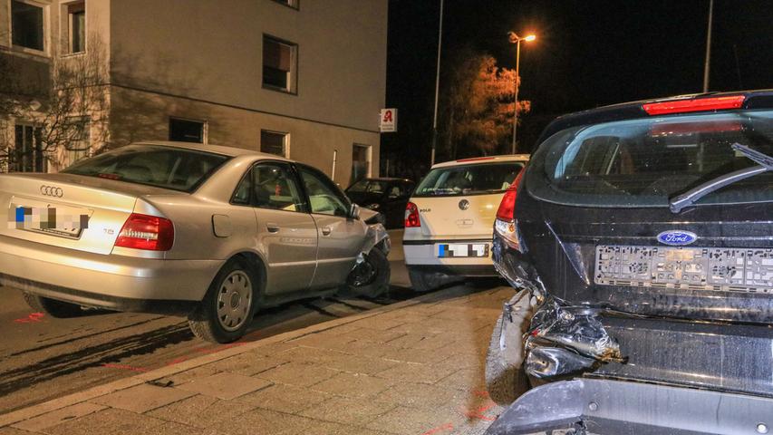 Betrunkener Pkw-Fahrer rammt drei parkende Autos