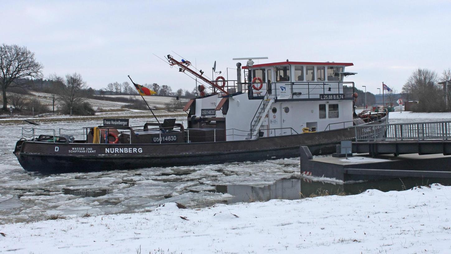 Zwei Eisbrecher auf Main-Donau-Kanal im Einsatz