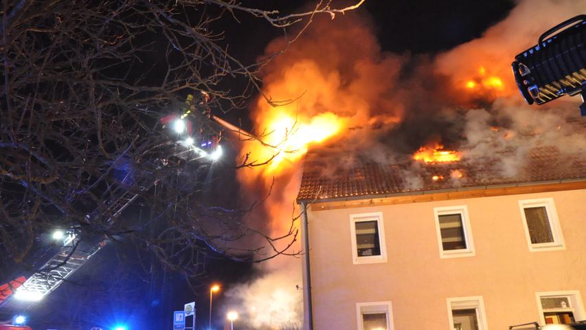 Feuer in Oberreichenbach: Renoviertes Bauernhaus in Flammen
