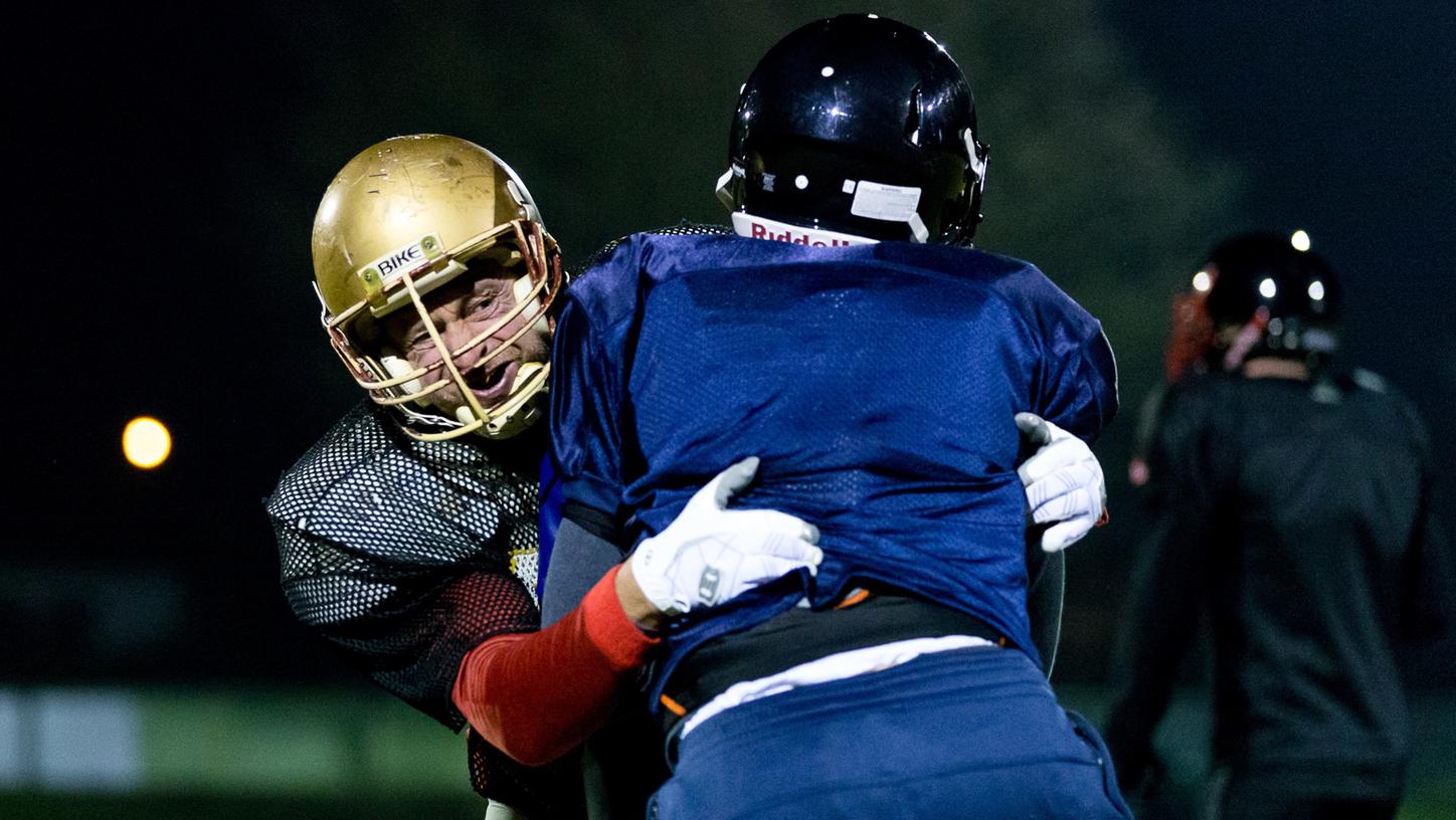 Hemhofen: Grimmige Hähne spielen Football