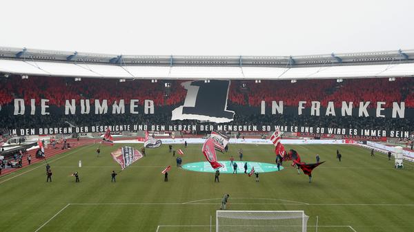 Als Derbysieger und Aufstiegsaspirant geht der Club ins 264. Frankenderby. Am Ende steht jedoch ein 0:2 gegen ein abstiegsbedrohtes Kleeblatt.