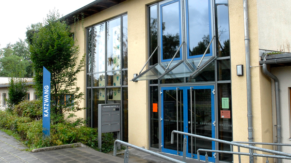 Wie der Name bereits erraten lässt, ist die Grundschule Nürnberg-Katzwang im Stadtviertel Katzwang beheimatet. Zur Homepage der Grundschule Nürnberg-Katzwang.