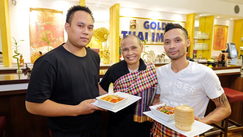 Rotes Curry mit Herz im neueröffneten "Gold Thai Imbiss"