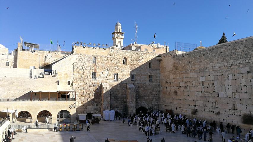 Die Klagemauer ist Pflicht für Jerusalem-Besucher. Genauso wie ...