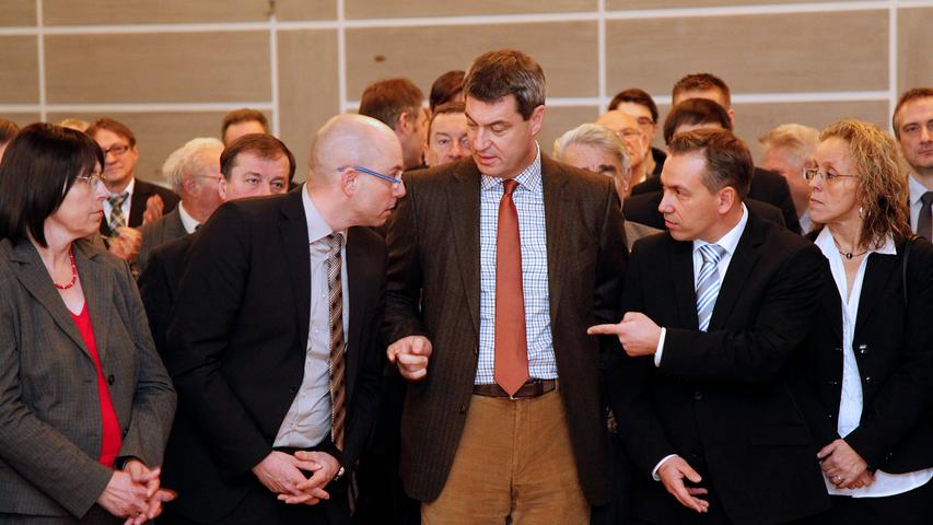 In ERH im Jahr 2014: Neujahrsempfänge sind immer willkommene Anlässe, Spitzenpolitiker einzuladen. Und so war Markus Söder auch Gast der CSU Herzogenaurach. Zu sehen sind zudem (von links): Ute Salzner, Matthias Düthorn und Alexander Tritthart.