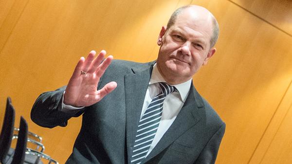 Hamburgs Regierungschef Olaf Scholz (61) kümmert sich ums Geld im Bund – zugleich ist er Vizekanzler. Das "Schlüsselressort" ist so etwas wie der Gegenpol zum Kanzleramt.