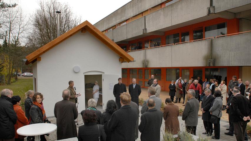 In Erlangen im Jahr 2009: Markus Söder und Richard Bartsch weihen das neue Brotbackhaus im Klinikum am Europakanal ein.