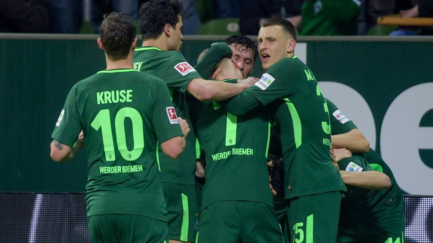 Kollektiver Jubel: Mit 3:1 besiegte Werder Bremen am Montagabend den 1. FC Köln.