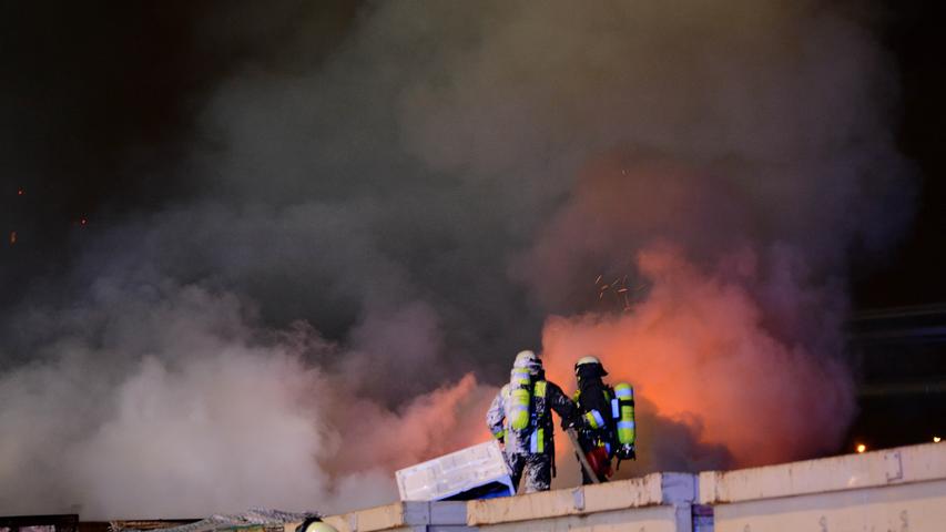 Feuer am Pferdemarkt: Container auf Recyclinghof brannten