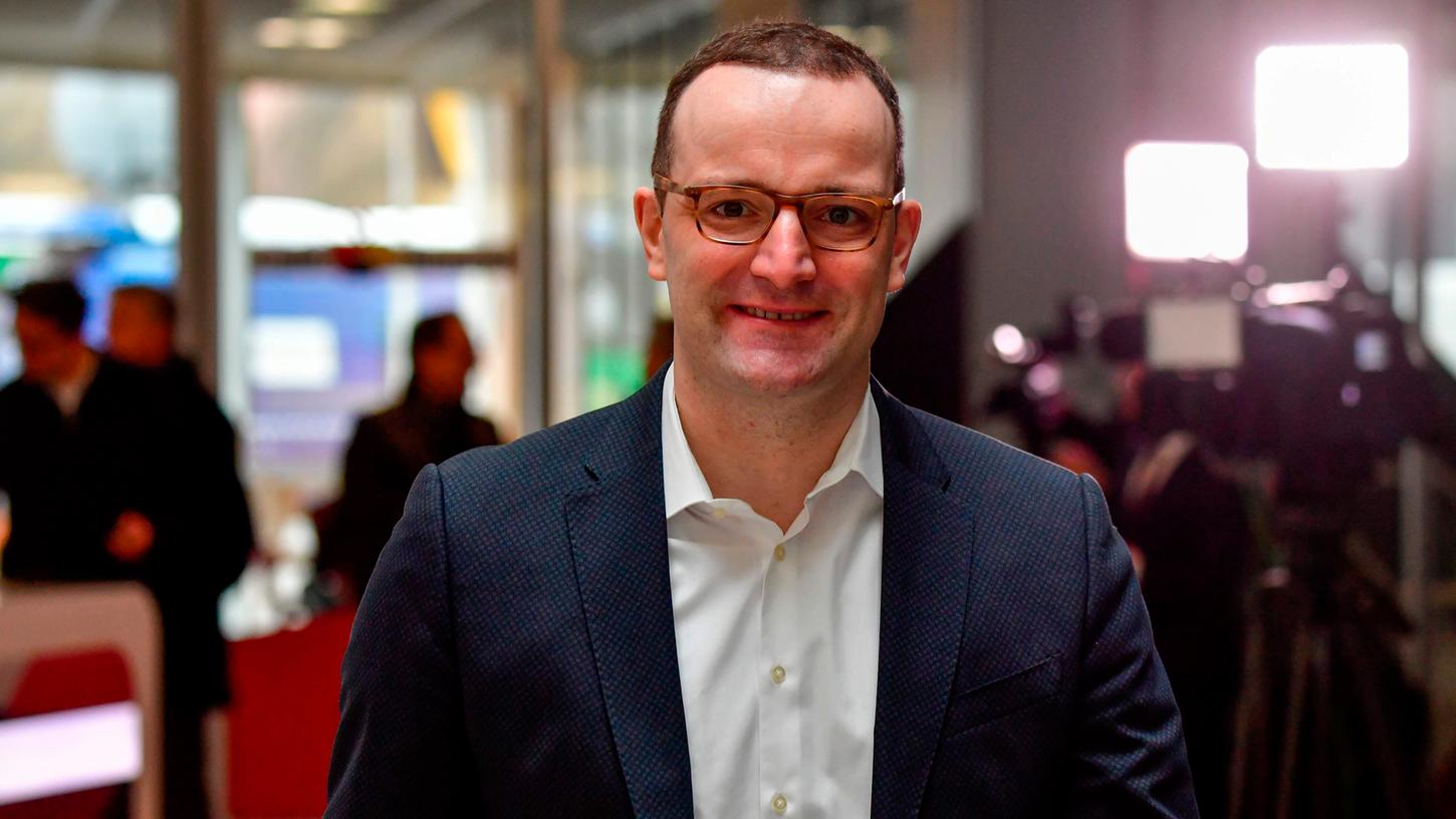 Noch hat Spahn sein Amt als Gesundheitsminister nicht angetreten. Doch er sorgt bereits für erste Diskussionen. Noch hat Spahn sein Amt als Gesundheitsminister nicht angetreten. Doch er sorgt bereits für erste Diskussionen.