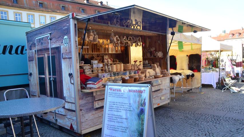 Bürsten, Kunst und Körbe: Der Mittfastenmarkt in Bamberg