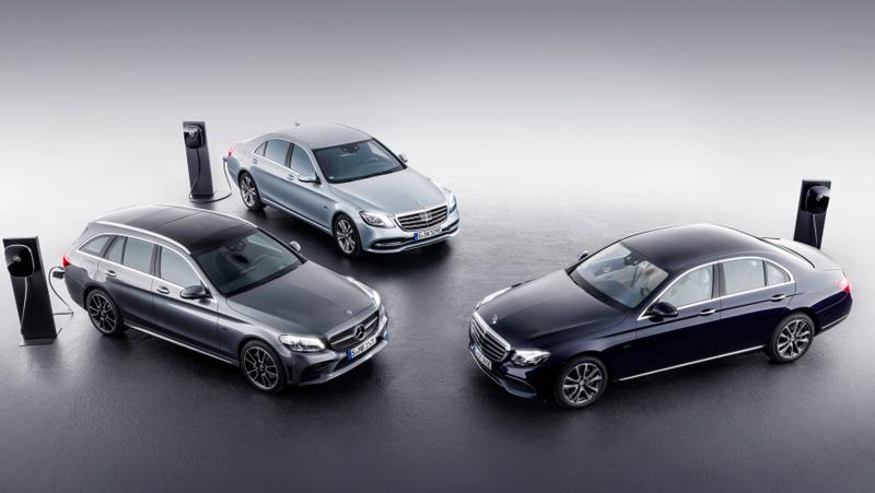 Im Spätsommer gehen Mercedes C- und E-Klasse (auch als T-Modell) als Plug-in-Dieselhybride an den Start.