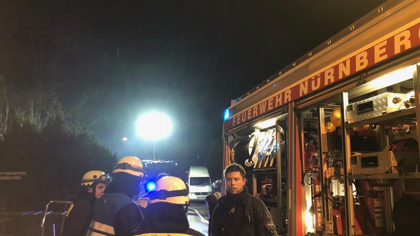 Brand in Buchenbühl: Feuerwehr dämmt Flammen schnell ein 