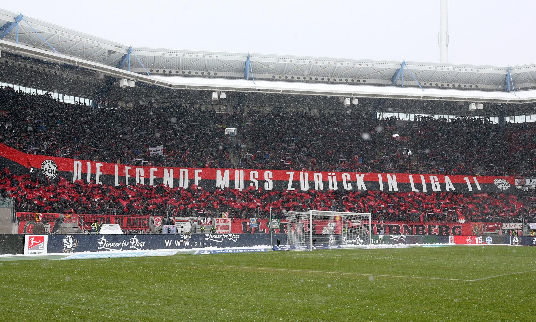 Die Legende musste zeigen, dass sie lebt. N&uuml;rnbergs Lieblingsverein - der neunmalige deutsche Meister, der sich wie seine treuen Anh&auml;nger in Liga eins am wohlsten f&uuml;hlt - war gefordert, wieder einmal Punkte aufs zumindest im heimischen Stadion eh nicht prall gef&uuml;llte Konto zu buchen.