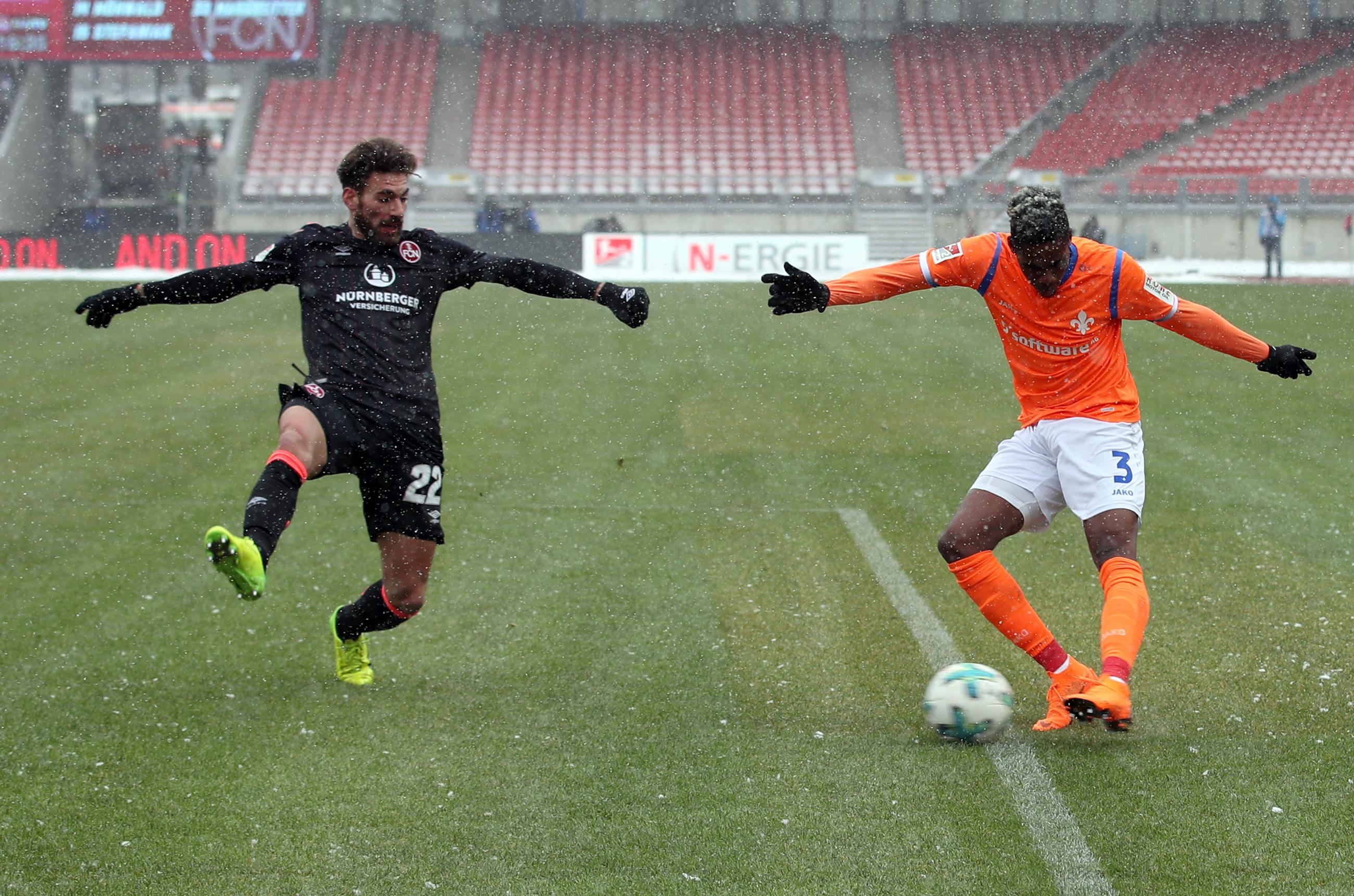 In der Vorw&auml;rtsbewegung oft ausgebremst. Viele Ecken verpufften wirkungslos, zumindest eine f&uuml;hrte dann noch zum Ausgleich. Redaktion: 4 | kicker: 3,5 | User: 3,4 (596 Stimmen)