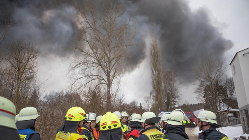 Lagerhalle geht zum zweiten Mal in Flammen auf