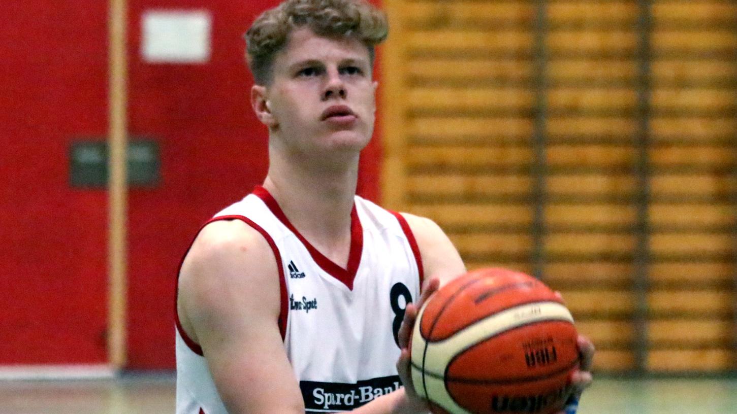 Mit vollem Elan: Tobias Heinz erzielte 16 Punkte für den VfL. Mit vollem Elan: Tobias Heinz erzielte 16 Punkte für den VfL.
