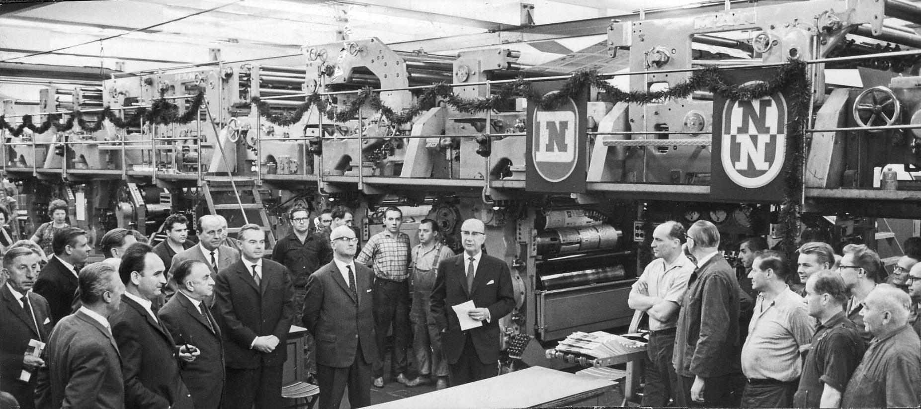 Das große Wachstum der Leserschaft bedarf ebenso großer Investitionen. Eine neue Rotationsmaschine wird angeschafft und bei einer Feierstunde eingeweiht. Sie druckt 80.000 Zeitungen pro Stunde - zur damaligen Zeit eine große Leistung.