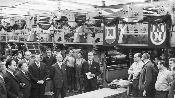 Das große Wachstum der Leserschaft bedarf ebenso großer Investitionen. Eine neue Rotationsmaschine wird angeschafft und bei einer Feierstunde eingeweiht. Sie druckt 80.000 Zeitungen pro Stunde - zur damaligen Zeit eine große Leistung.