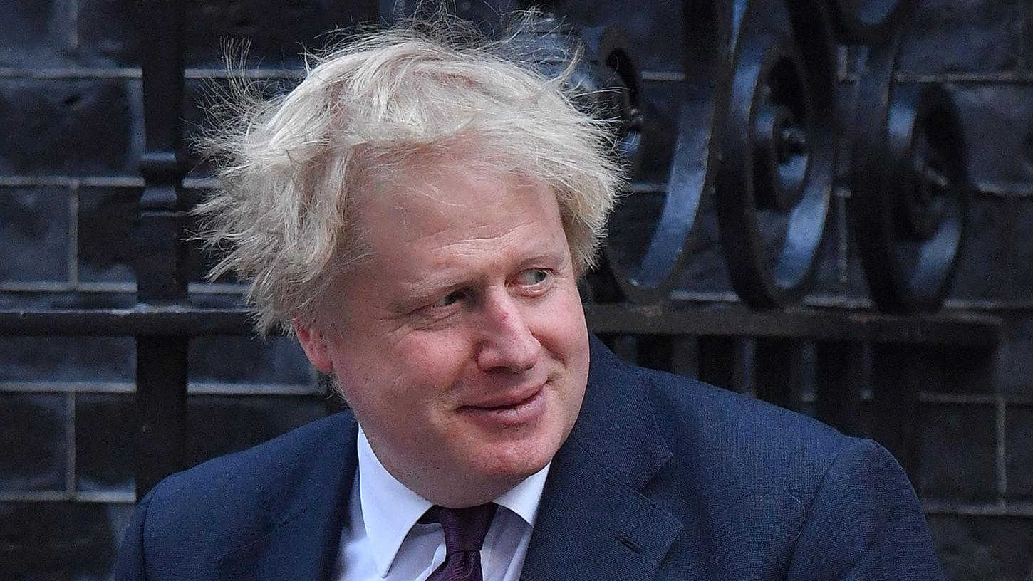 Von Die britische Regierung lässt zurzeit kein gutes Haar an Russland. Nun verglich der englische Außenminister Boris Johnson das russische Staatsoberhaupt Putin mit Adolf Hitler.