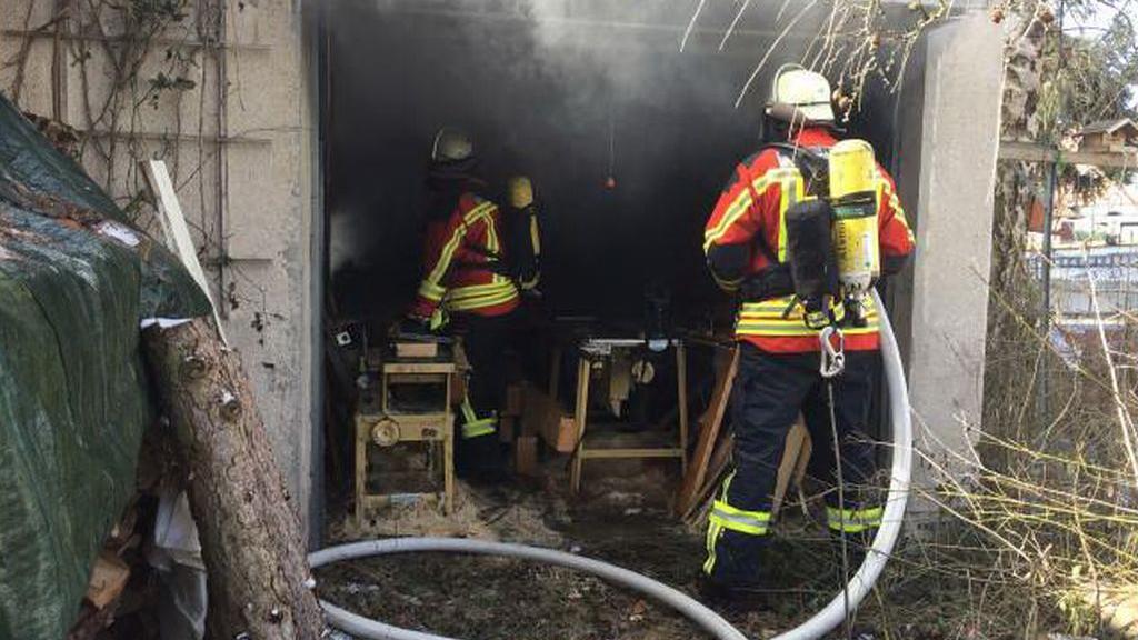 Hohe Rauchsäule: Gartenhütte in Thurn brannte