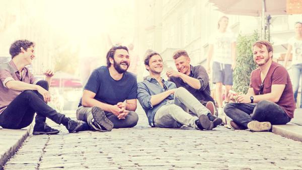 Granada ist eine österreichische Band, welche seit 2015 mit ihrer Mundart-Musik auf der Bühne steht. "Von Anfang an war mir klar, dass ein Akkordeon dabei sein muss. Einerseits als urwienerisches Instrument, andererseits ist es ja auch in der steirischen Musik sehr wichtig", so Sänger Thomas Petritsch.