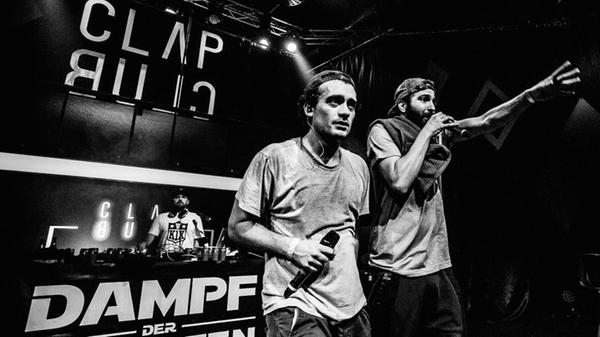 Erst 2014 gegründet, doch bereits lange aktiv, ist die Band Dicht&Ergreifend. Mit ihrem Rap machen sie im August das Taubertal unsicher.