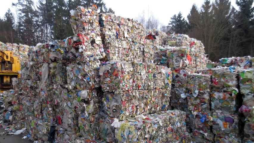 Riesige Sortieranlage bei Rehau trennt Wertstoffe im Müll