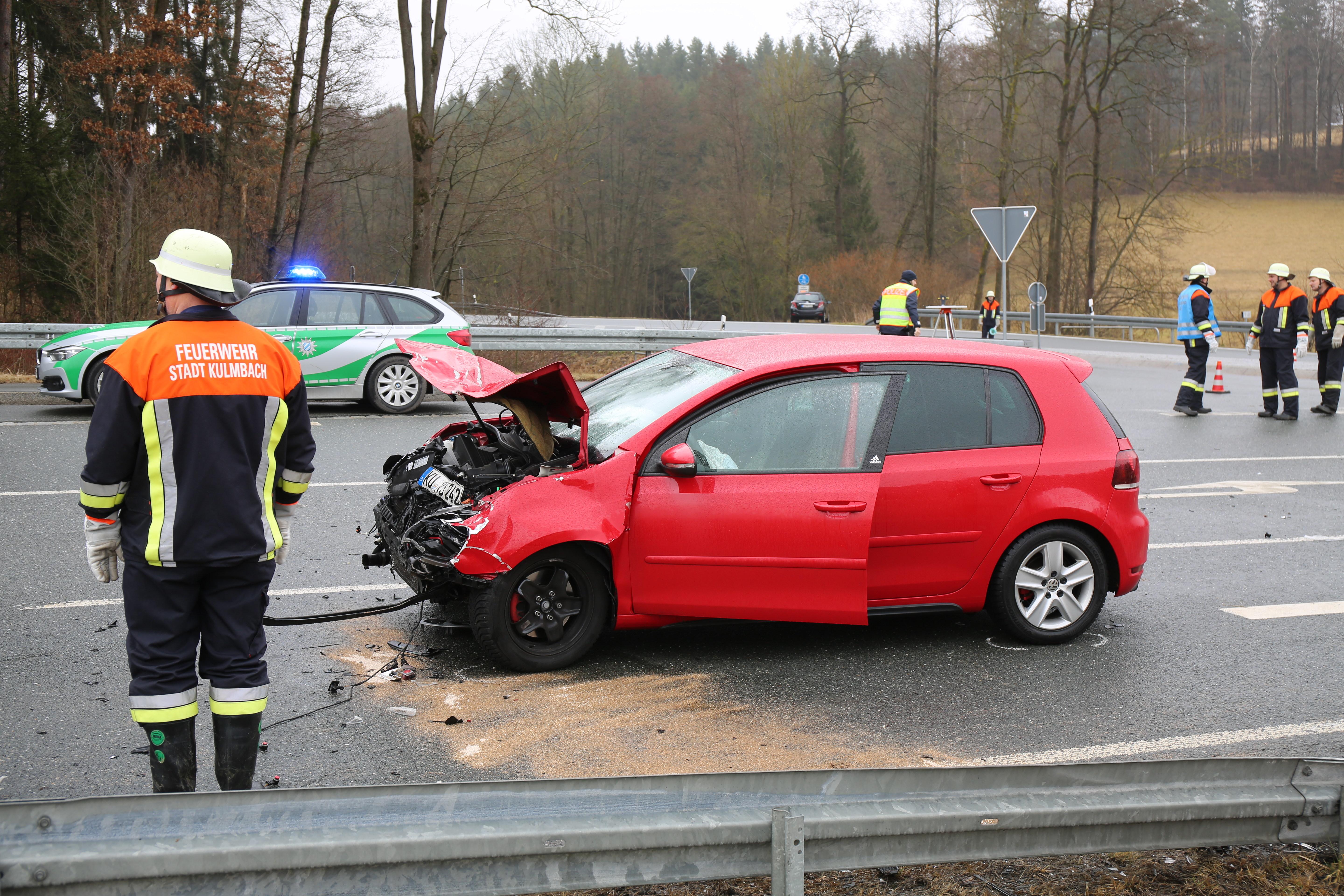 Ein Toter Nach Schwerem Unfall Auf B85 Bei Holzmühle | Nordbayern